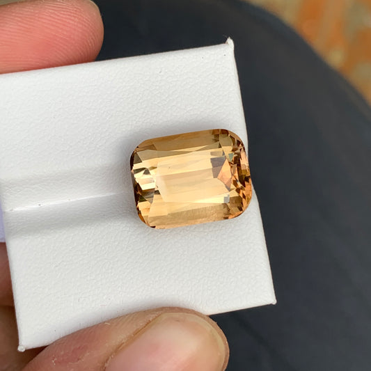17.50 Carats Topaz Imperial Gold