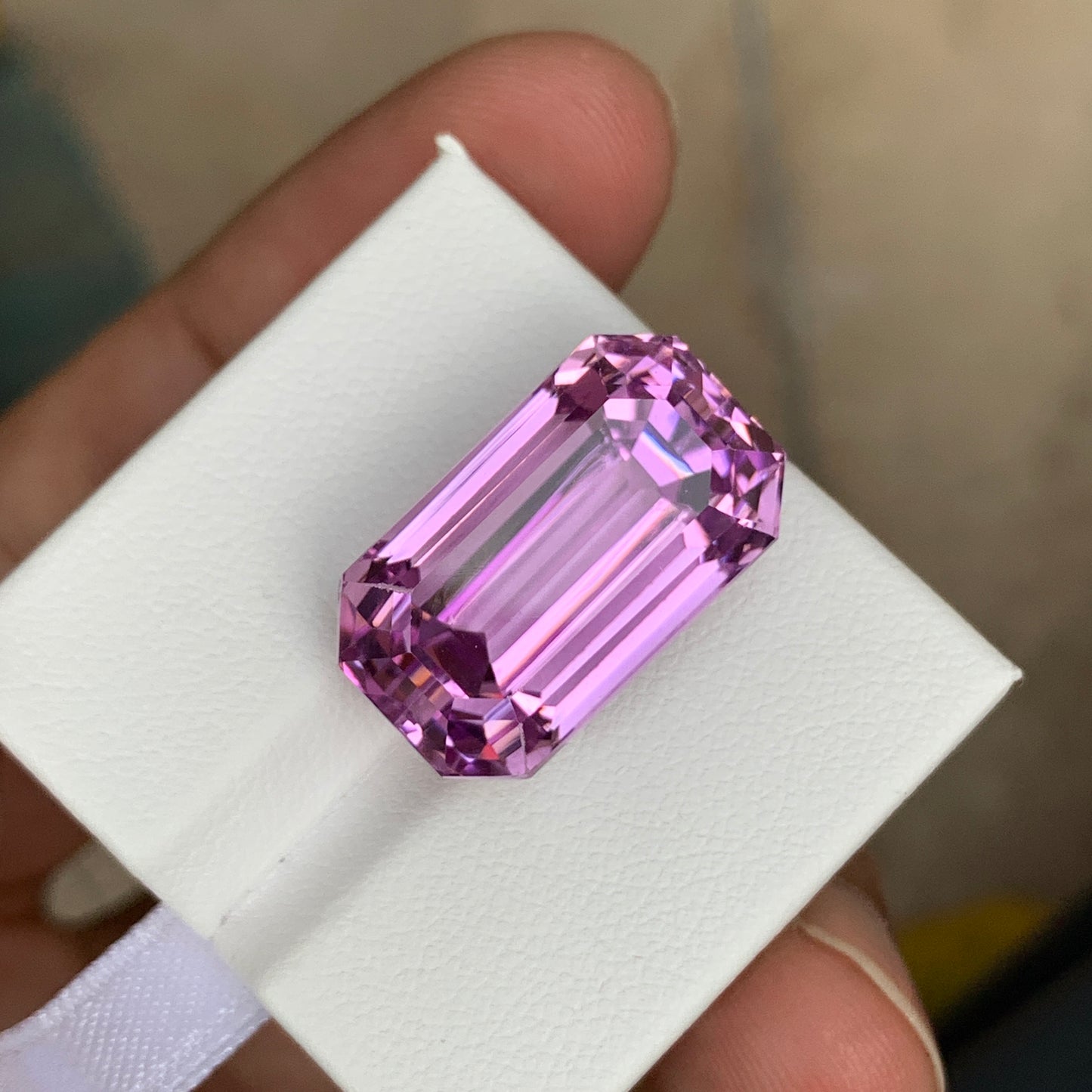 27.55 Carats Kunzite Big Emerald Cut Stone