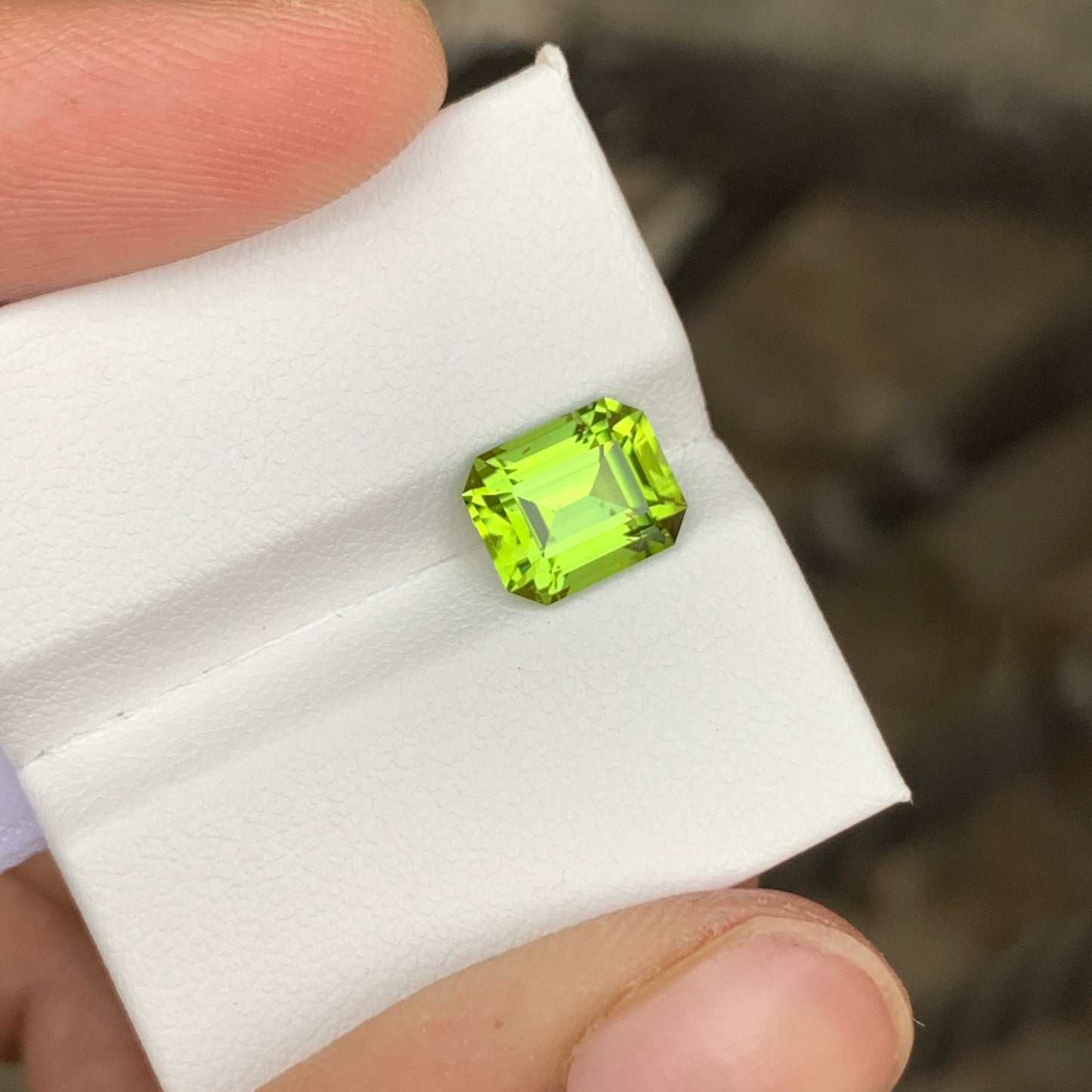 2.55 Carats Natural Peridot Stone