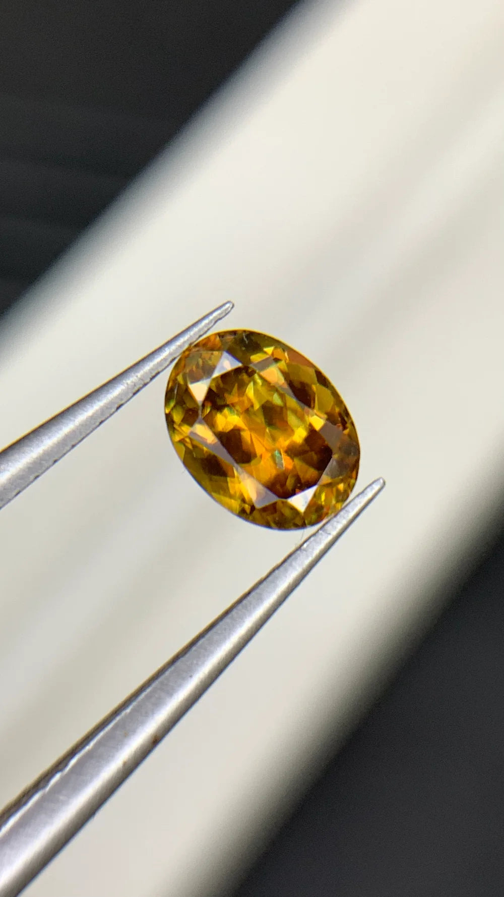0.80 carat Oval Cut Sphene for jewelry