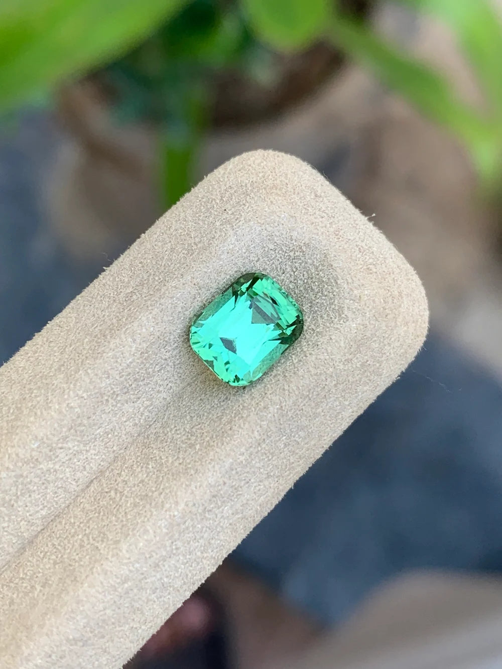 Natural 1.90 ct seafoam green Tourmaline for custom jewelry