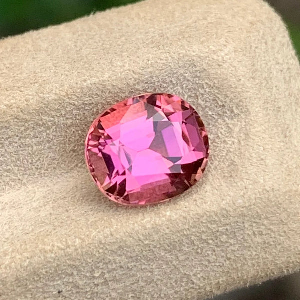 Pink tourmaline oval cut loose stone