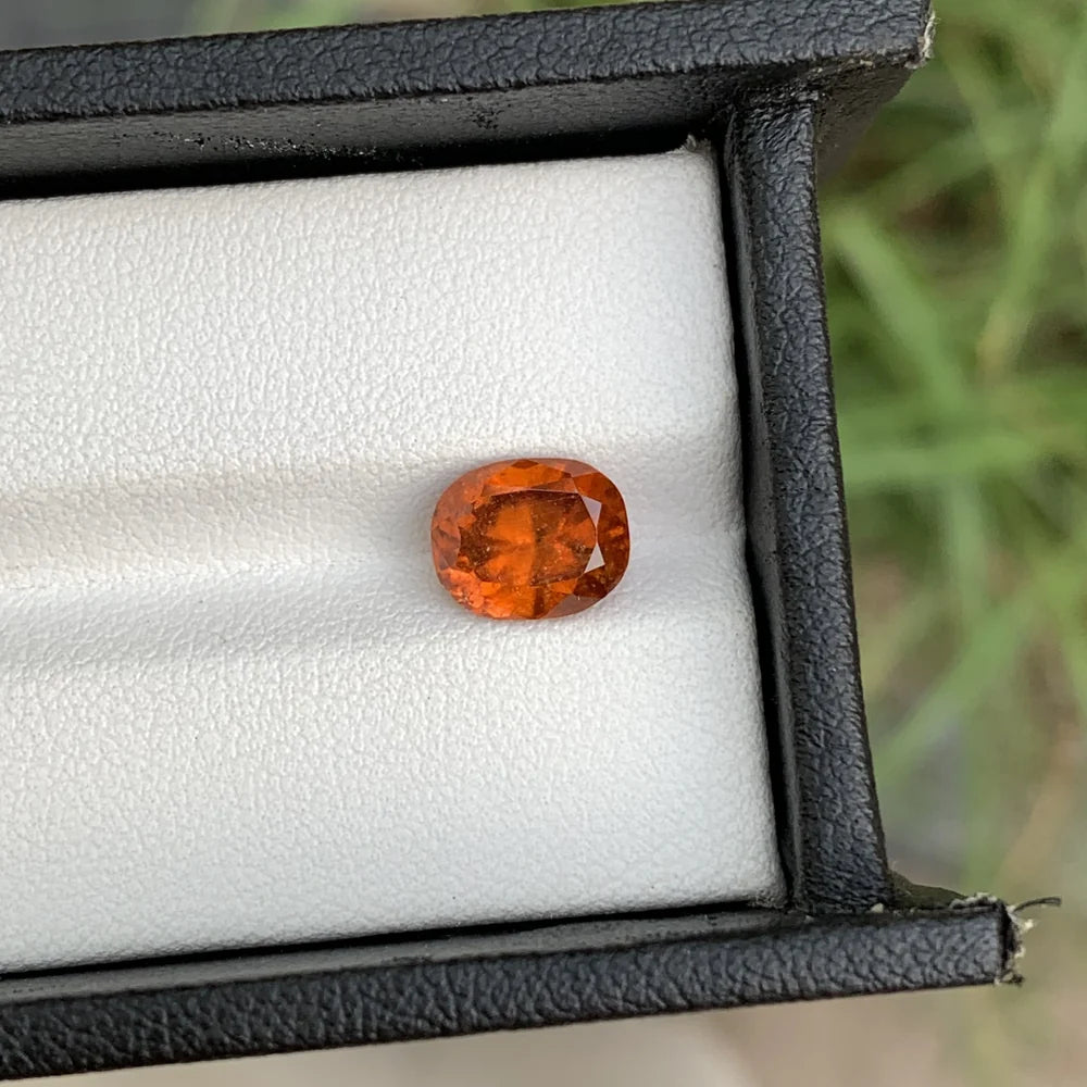 Shop a 2.60 Ct natural orange garnet from Africa with an elegant oval cut. Untreated loose garnet gemstone ideal for rings and custom jewelry.