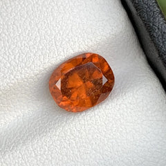 Discover the vibrant beauty of this 2.60-carat Natural Garnet from Africa, expertly faceted in an elegant oval shape.