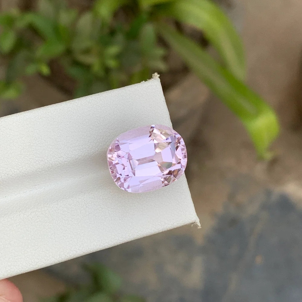 24.05 Ct Light Pink Kunzite