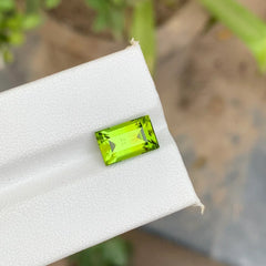 3.80 Ct Bright Green Peridot – Baguette Cut Loose Gemstone