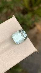 5.25 carat light blue aquamarine loose gemstone