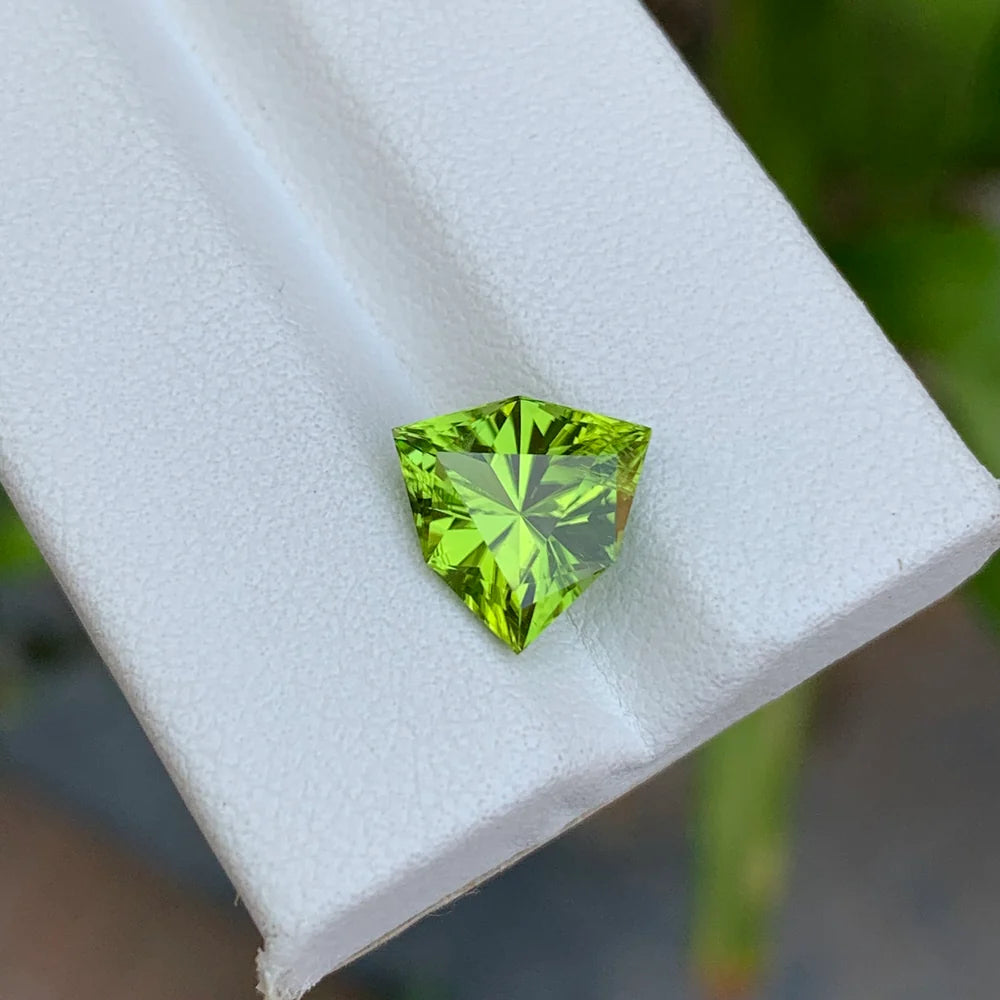  Bright Green Peridot – Trillion Cut Loose Gemstone