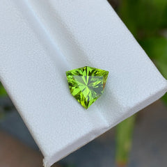  Bright Green Peridot – Trillion Cut Loose Gemstone
