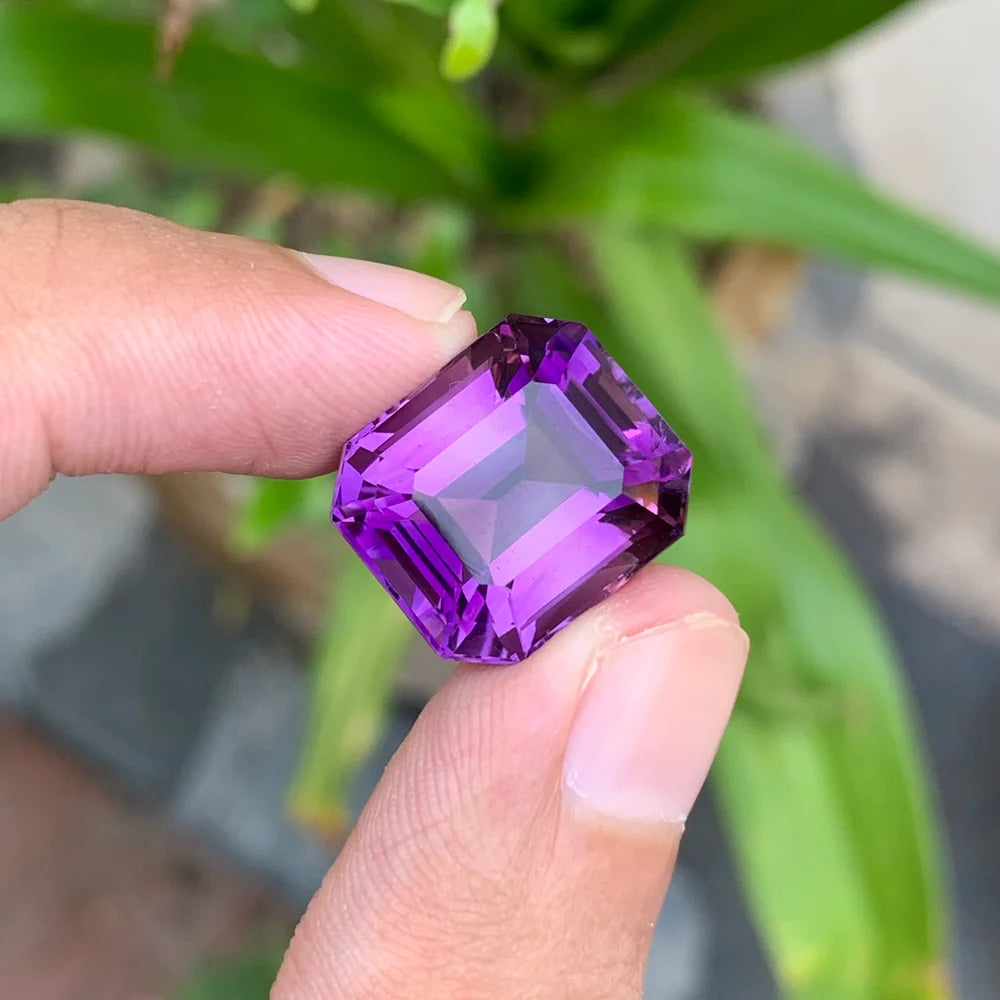18.95 Ct Purple Amethyst Gemstone – Emerald Cut Loose Stone