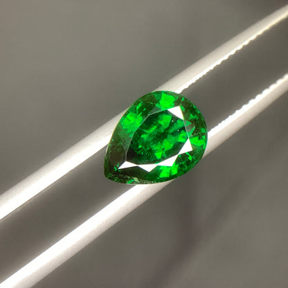 2.65 Carat Tsavorite Garnet Pear Cut – Natural Vivid Green African Garnet Gemstone