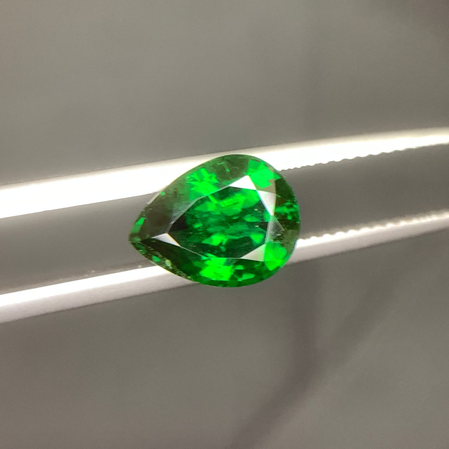 2.65 Carat Tsavorite Garnet Pear Cut – Natural Vivid Green African Garnet Gemstone