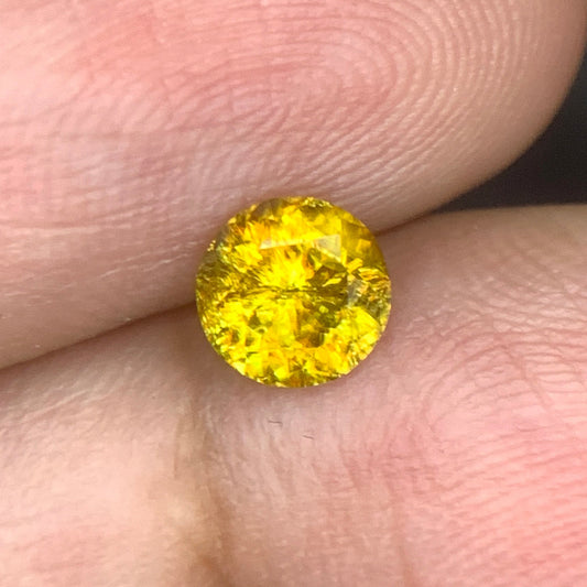 natural sphene round cut pakistan bright dispersion stone