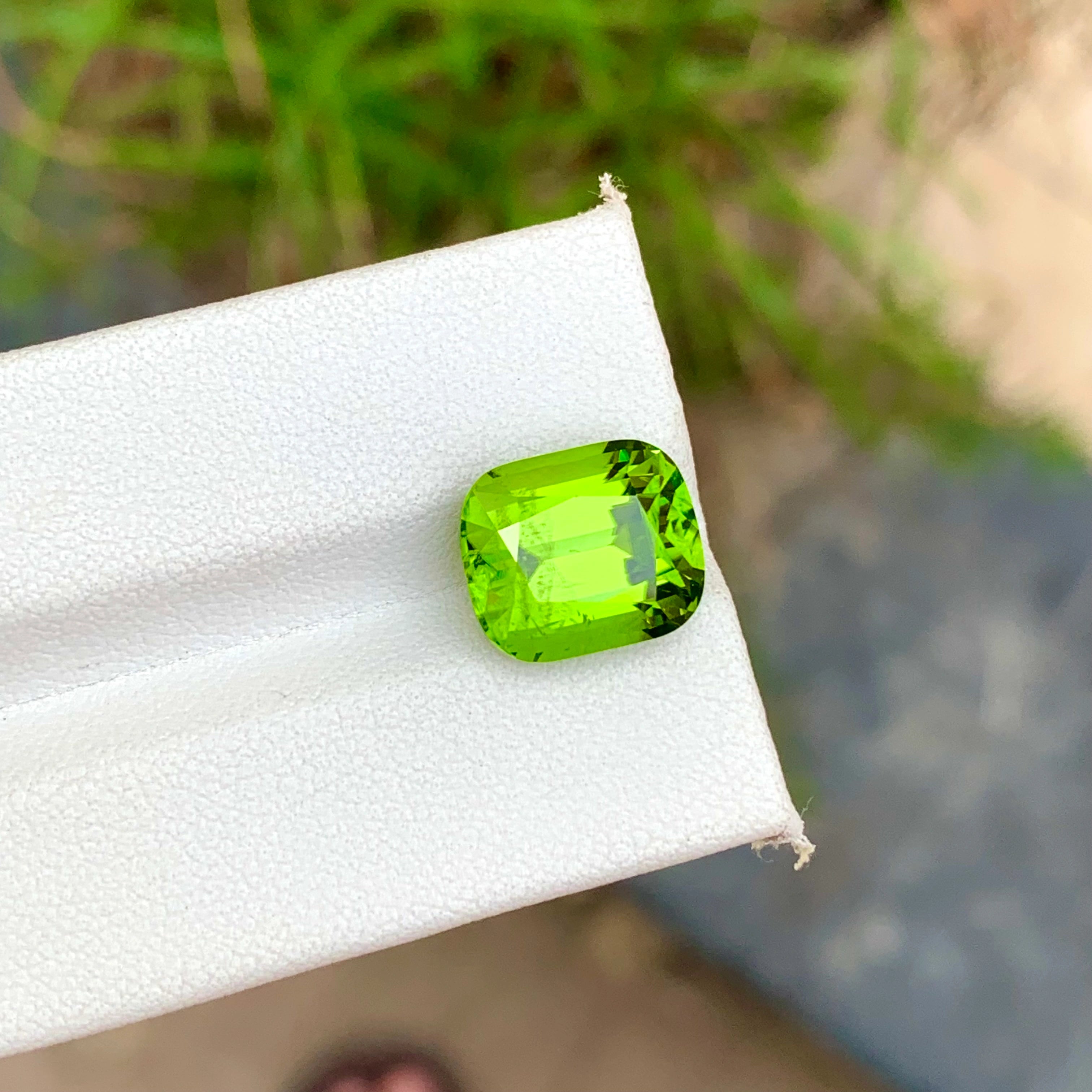 8.10 Carats Cushion Shape Peridot Stone - Natural Loose Pakistani Gemstone