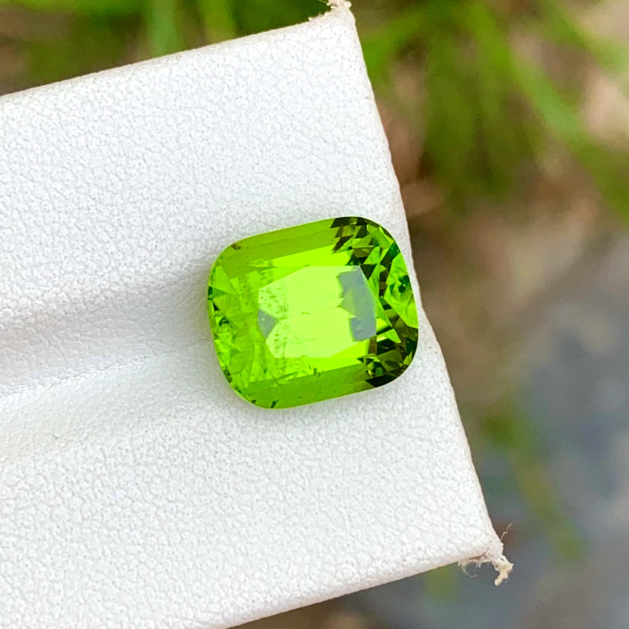 8.10 Carats Cushion Shape Peridot Stone - Natural Loose Pakistani Gemstone