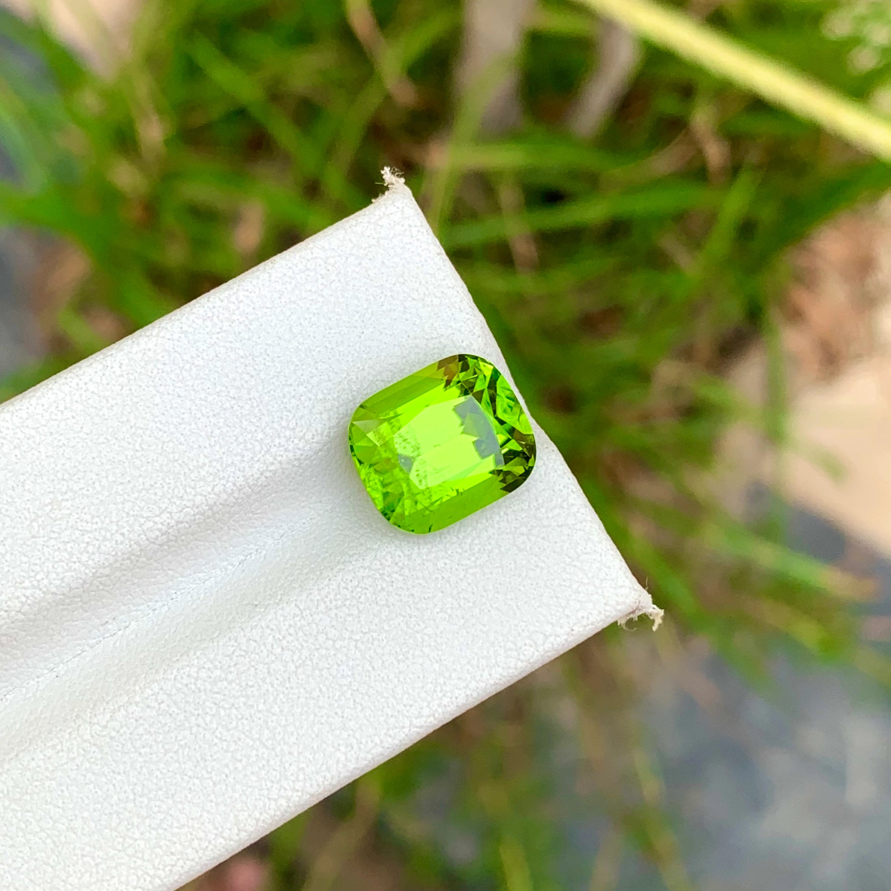 8.10 Carats Cushion Shape Peridot Stone - Natural Loose Pakistani Gemstone
