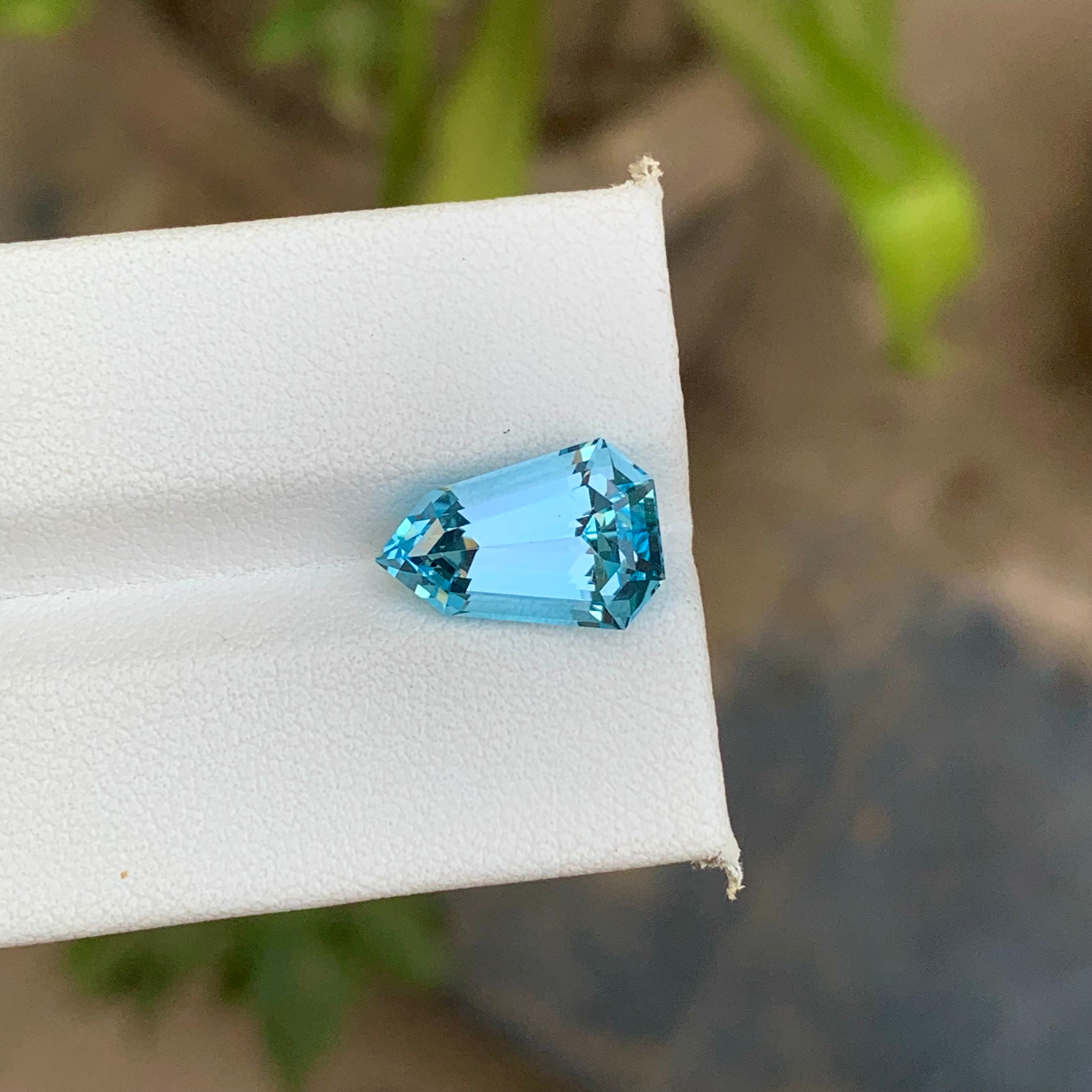 5.60 Carats Shield Cut Sky Blue Topaz - Natural Loose Brazilian Gemstone