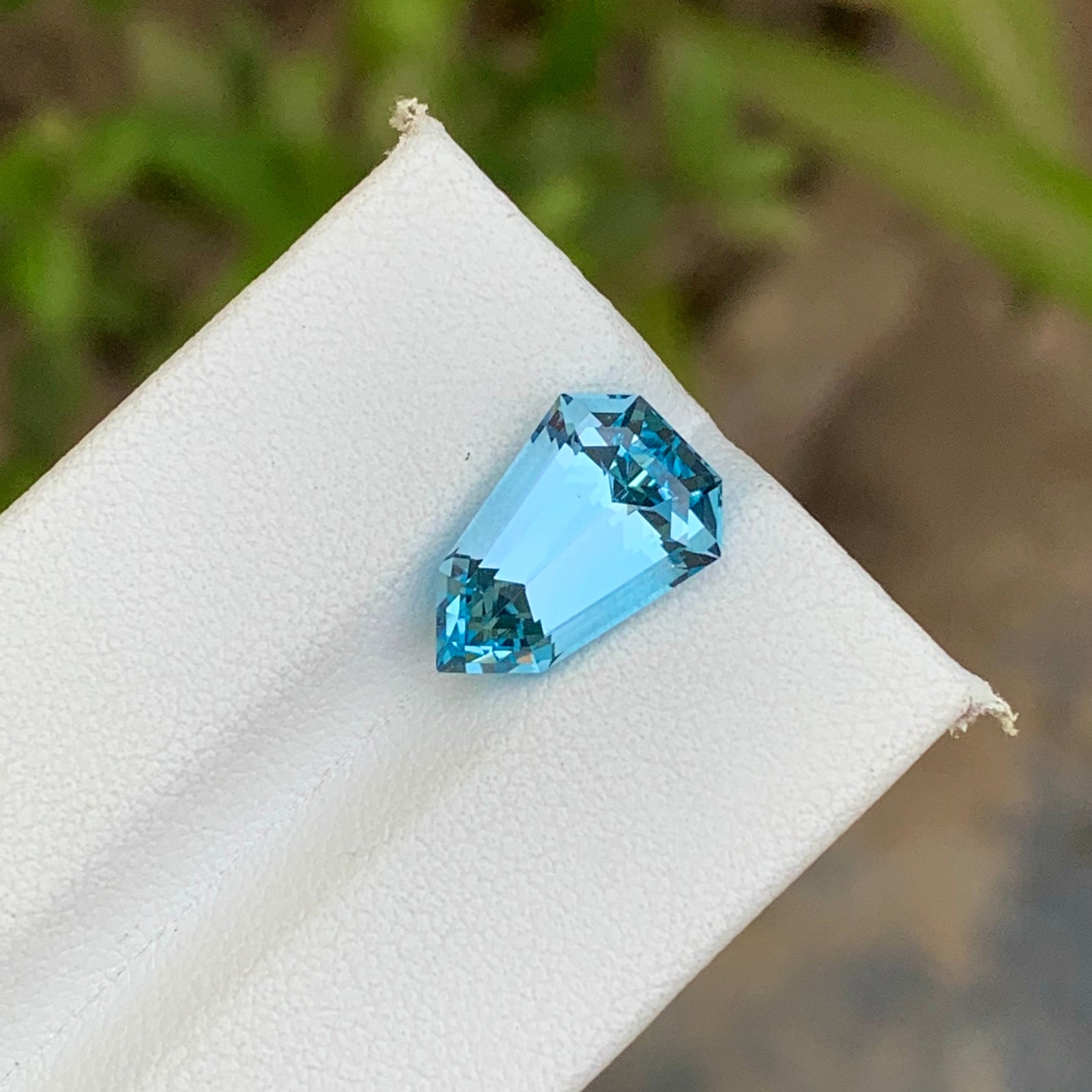 5.60 Carats Shield Cut Sky Blue Topaz - Natural Loose Brazilian Gemstone