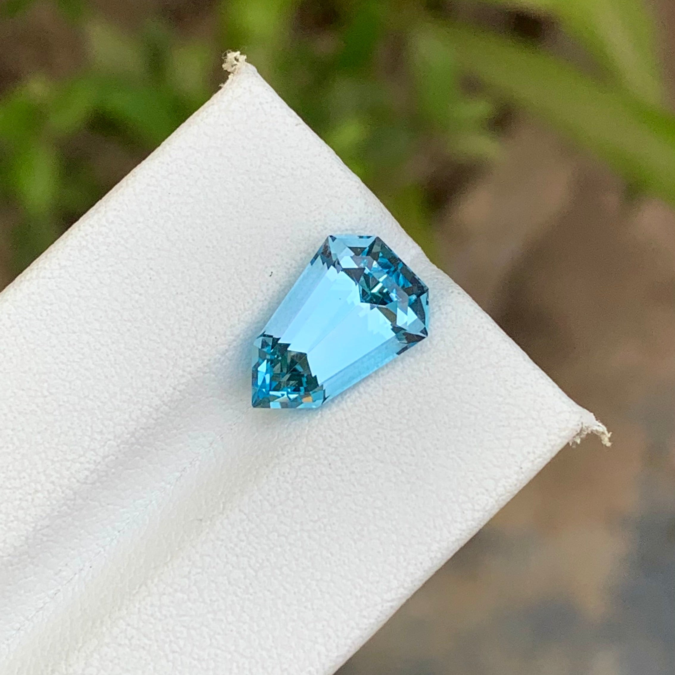 5.60 Carats Shield Cut Sky Blue Topaz - Natural Loose Brazilian Gemstone