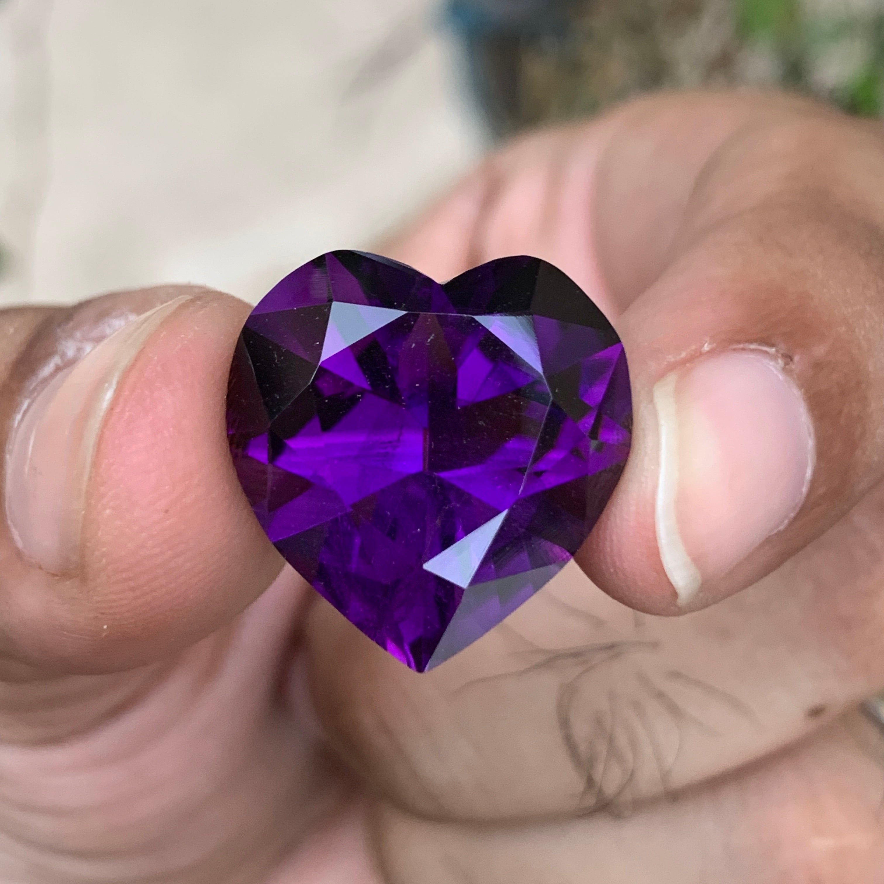 22.20 Carat Heart Shape Amethyst – Deep Purple Natural African Amethyst Gemstone