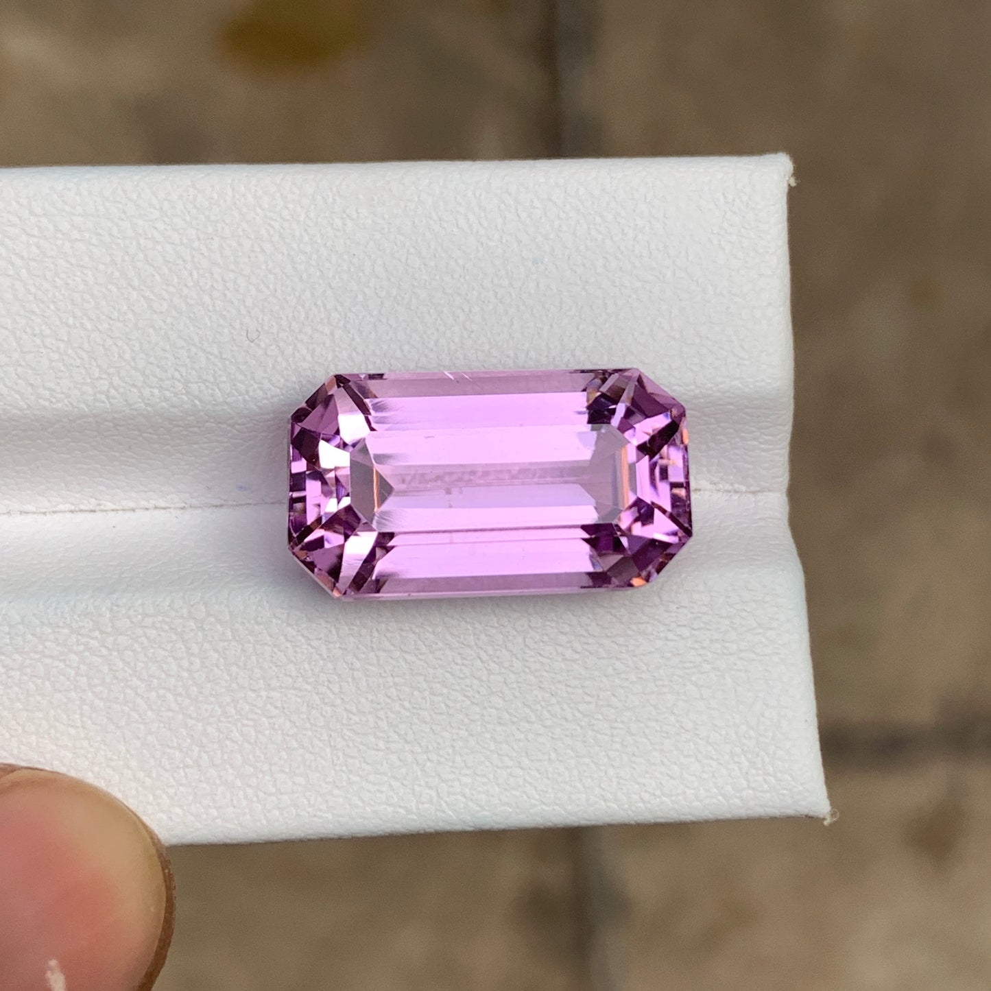 20.40 Carats Big Size Kunzite Stone