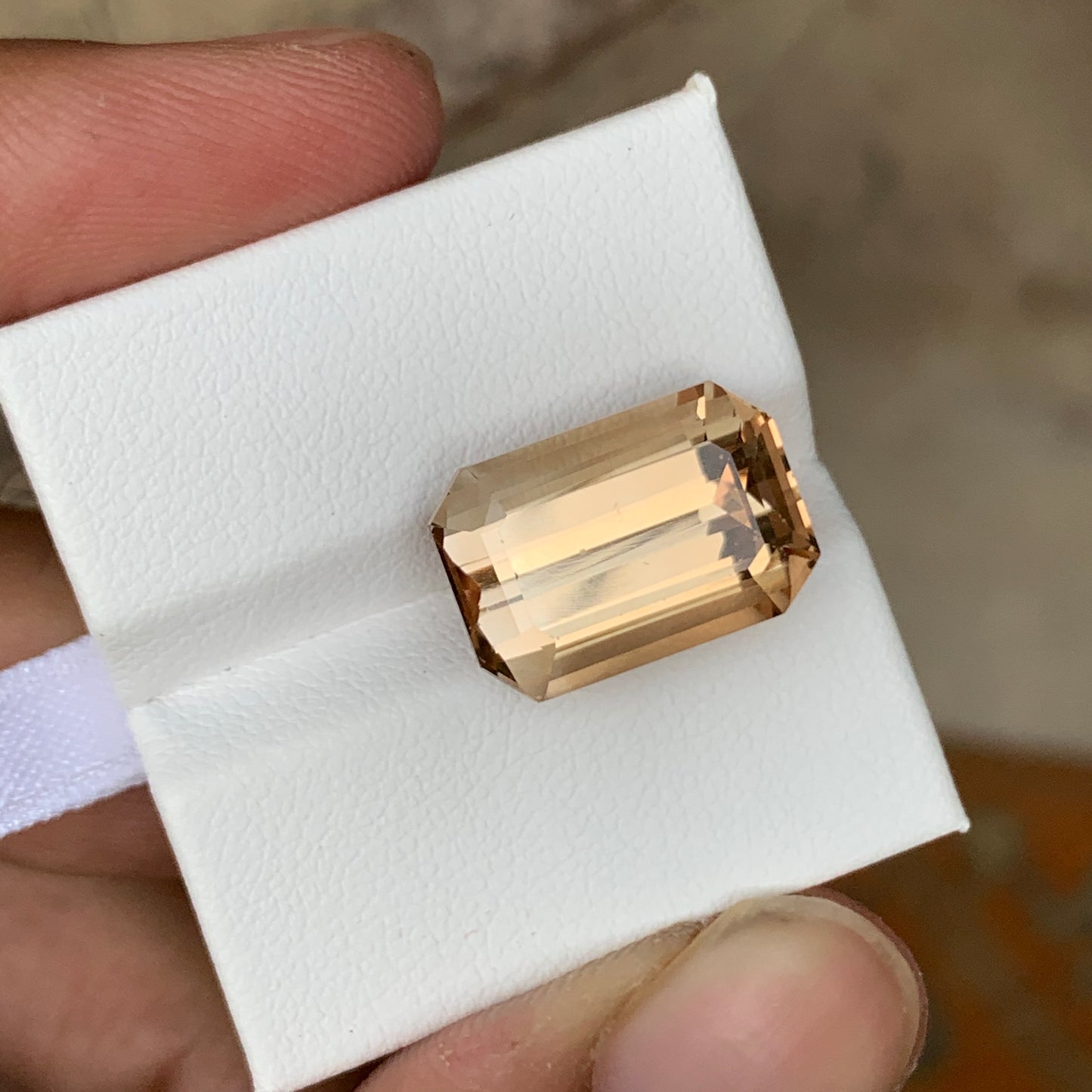 14.50 Carats Light Golden Topaz