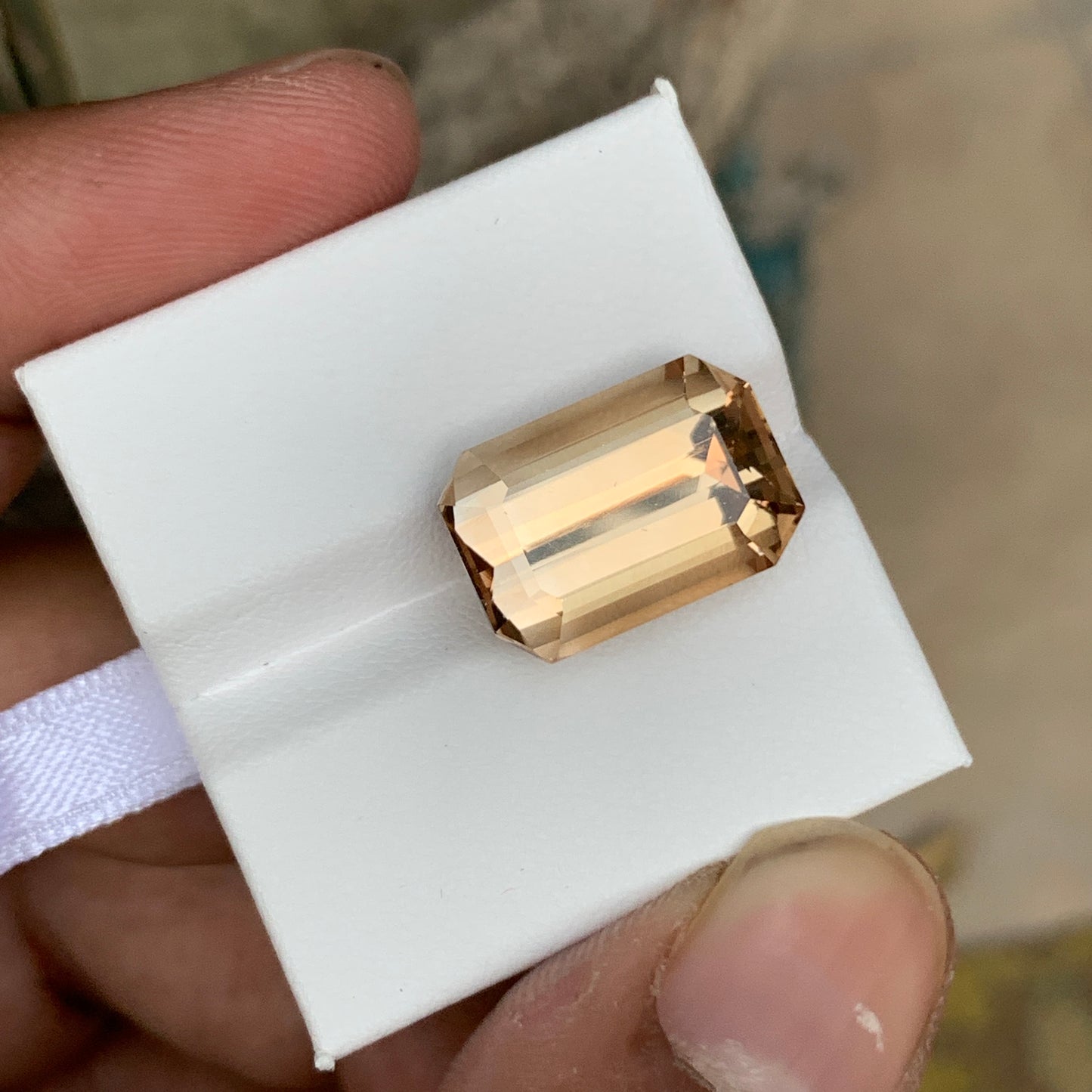 14.50 Carats Light Golden Topaz