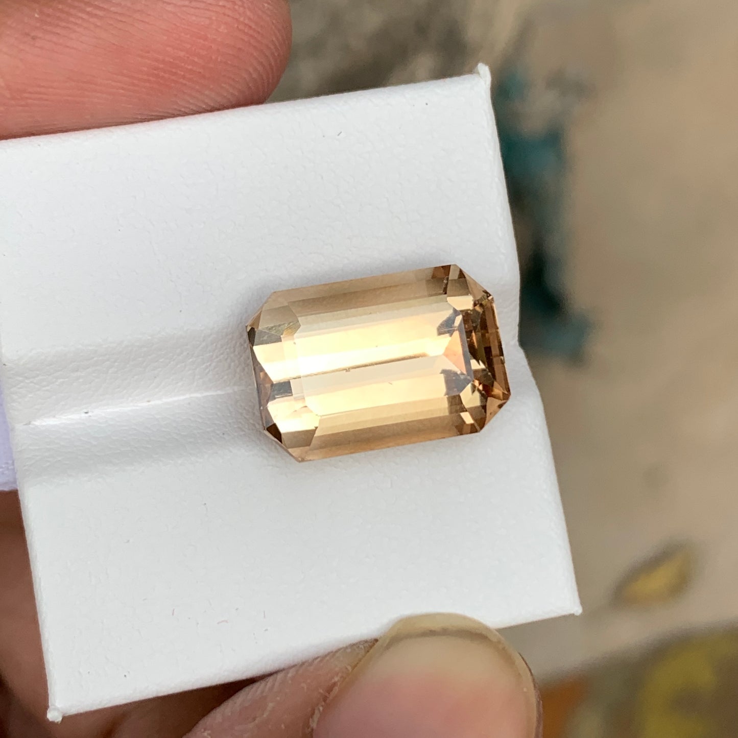 14.50 Carats Light Golden Topaz