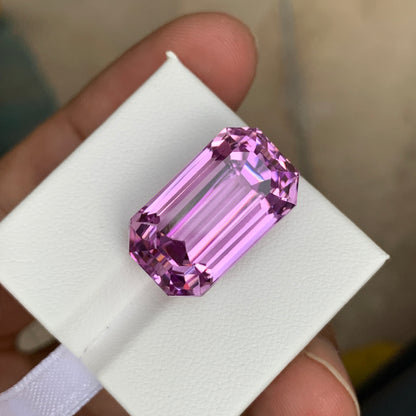 27.55 Carats Kunzite Big Emerald Cut Stone