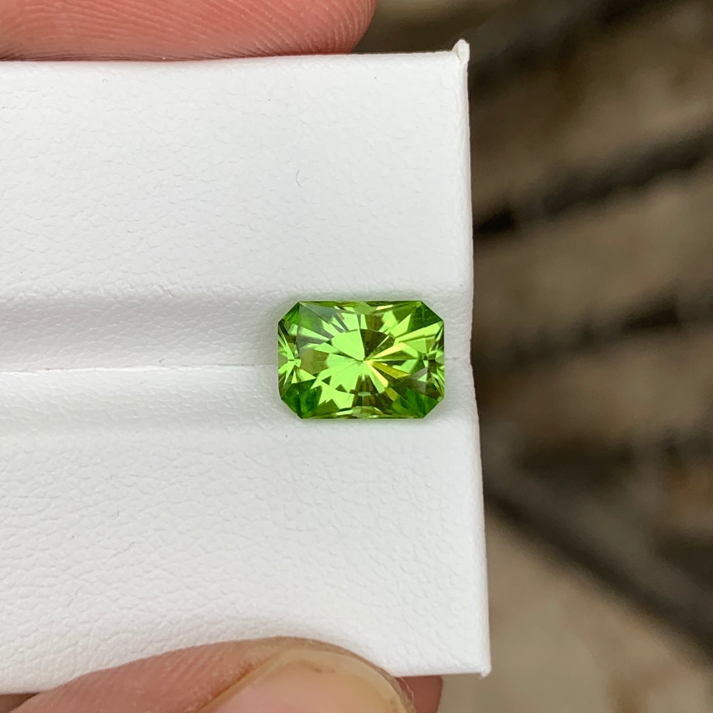 2.45 Carats Natural Peridot Stone