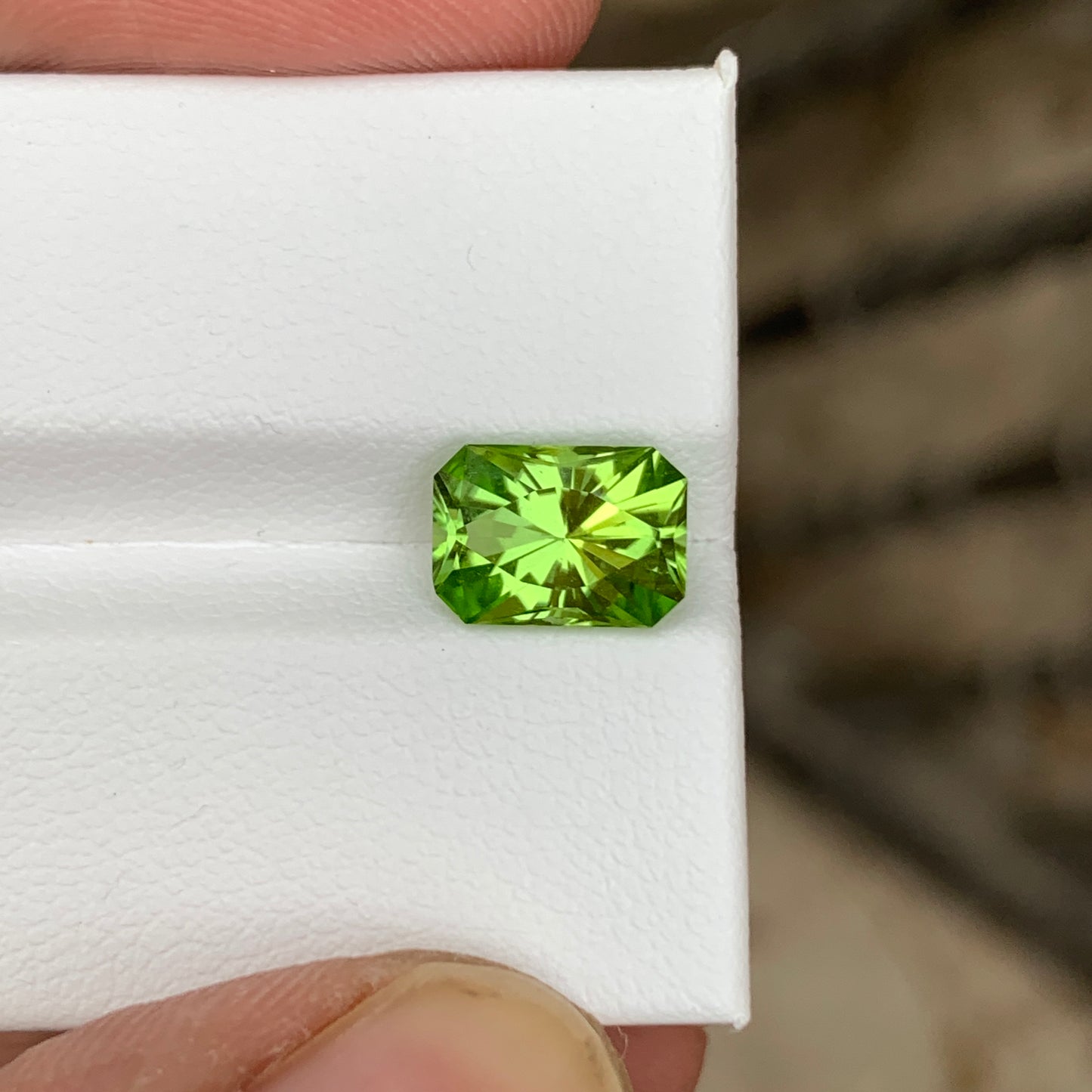 2.45 Carats Natural Peridot Stone