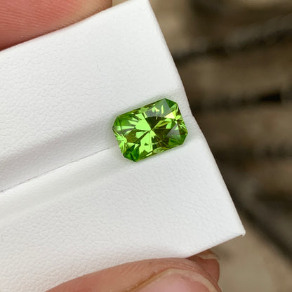 2.45 Carats Natural Peridot Stone