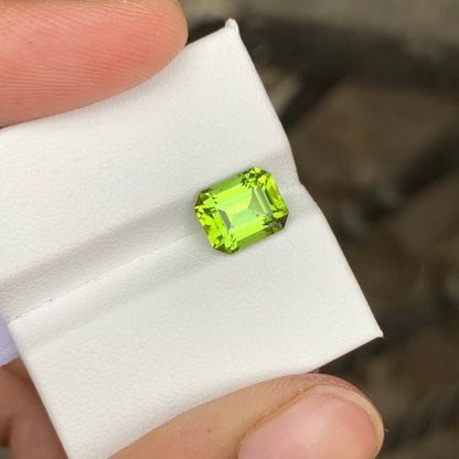 2.55 Carats Natural Peridot Stone