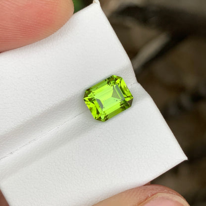 2.55 Carats Natural Peridot Stone