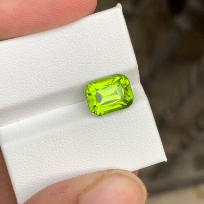 4.65 Carats Peridot Loose Stone