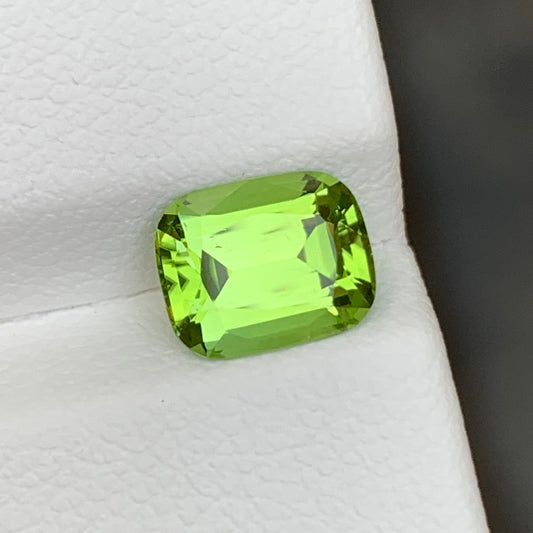 loose peridot stone