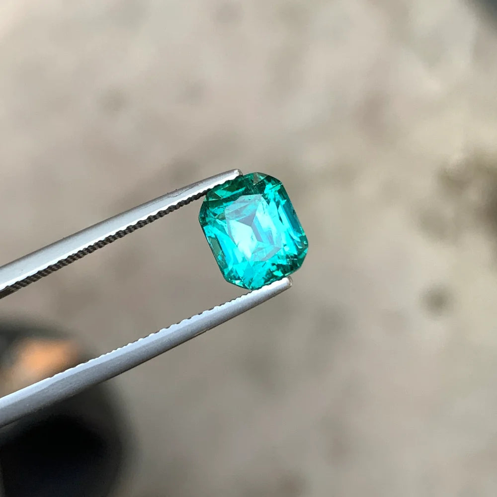 2.75 carat blue tourmaline loose gemstone