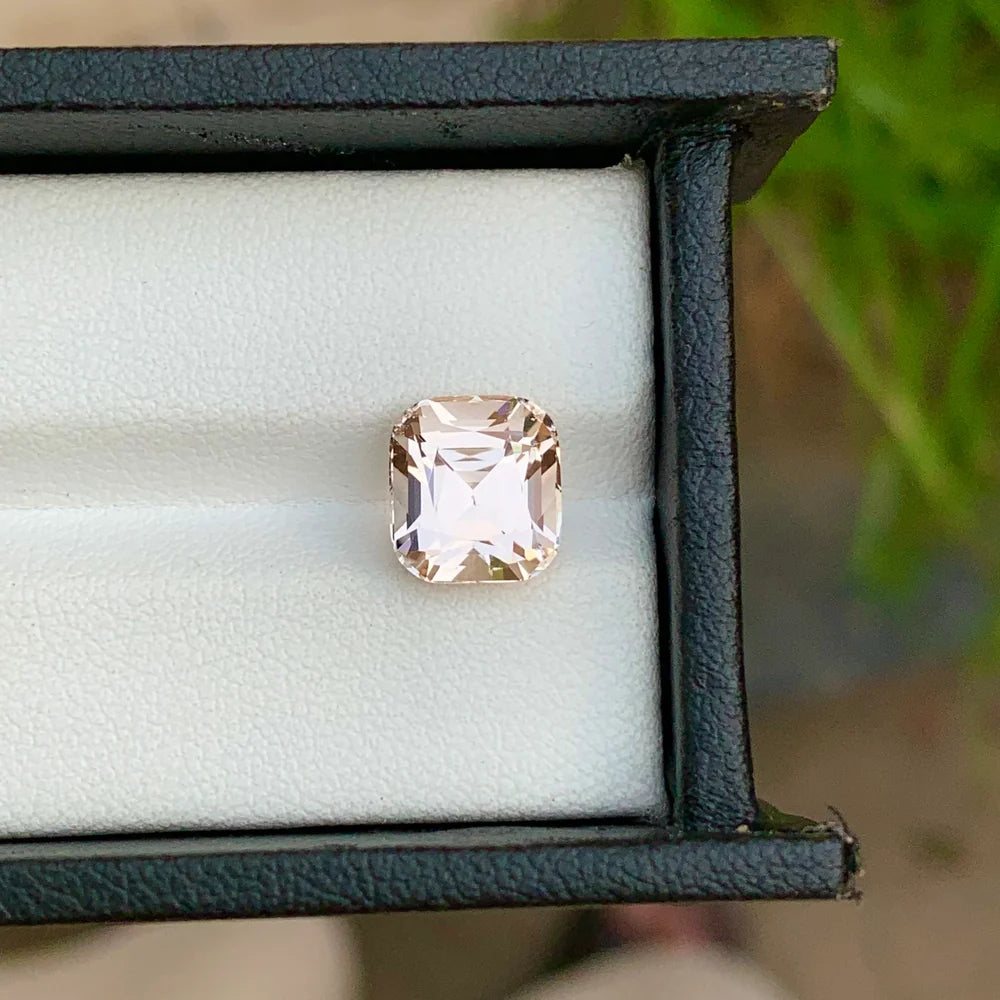 3.80 Ct Light Golden Morganite – Cushion Cut Loose Gemstone