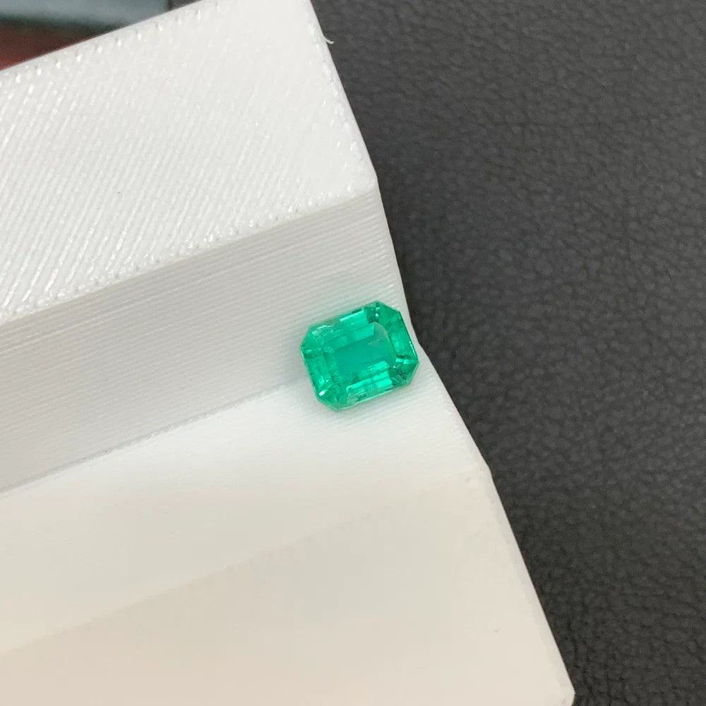 0.70 Carats Bright Green Panjshir Emerald - Natural Loose Afghan Gemstone